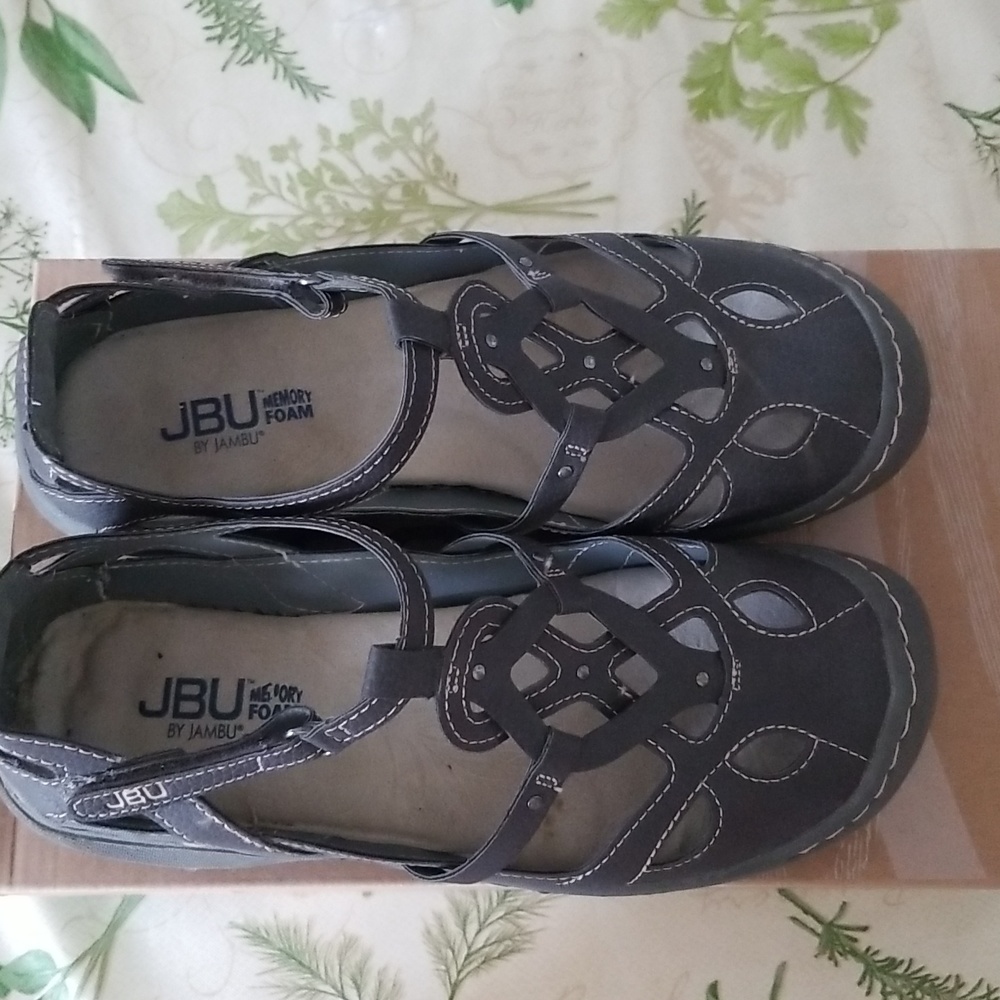 JBU Women's Shoes - Picture 2 of 3